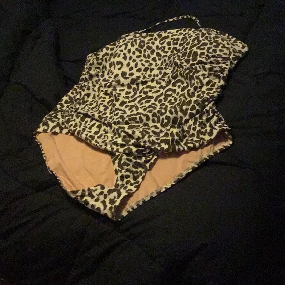 J crew bandeau swimsuit in leopard print - Picture 2 of 3